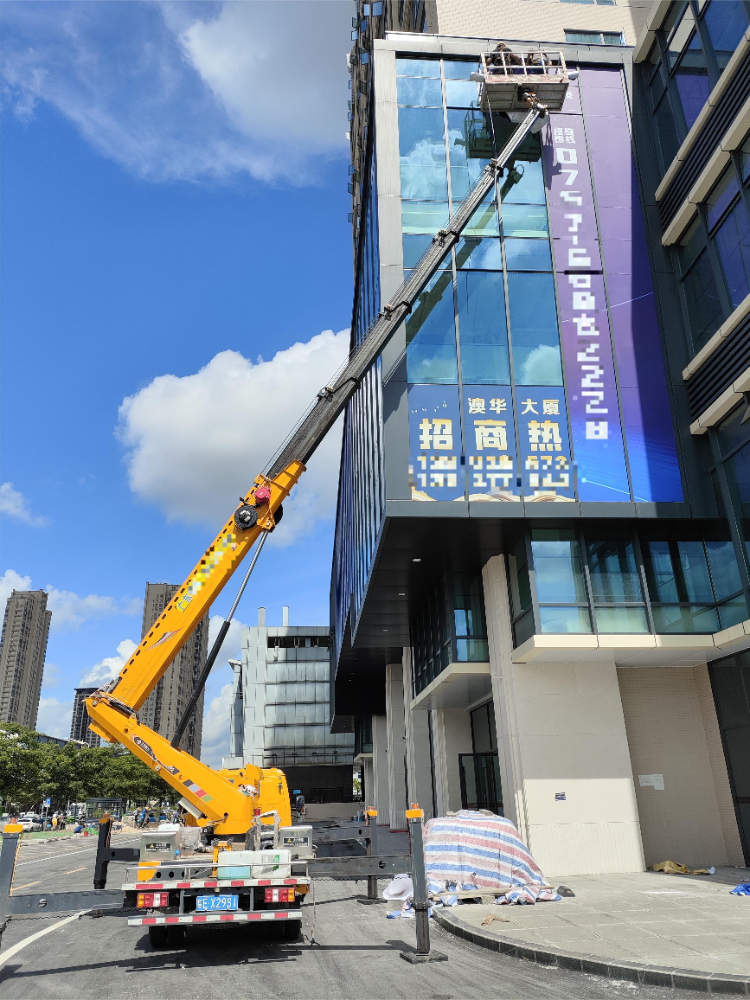 安全可靠的广东省佛山市电动高空车租赁方案
